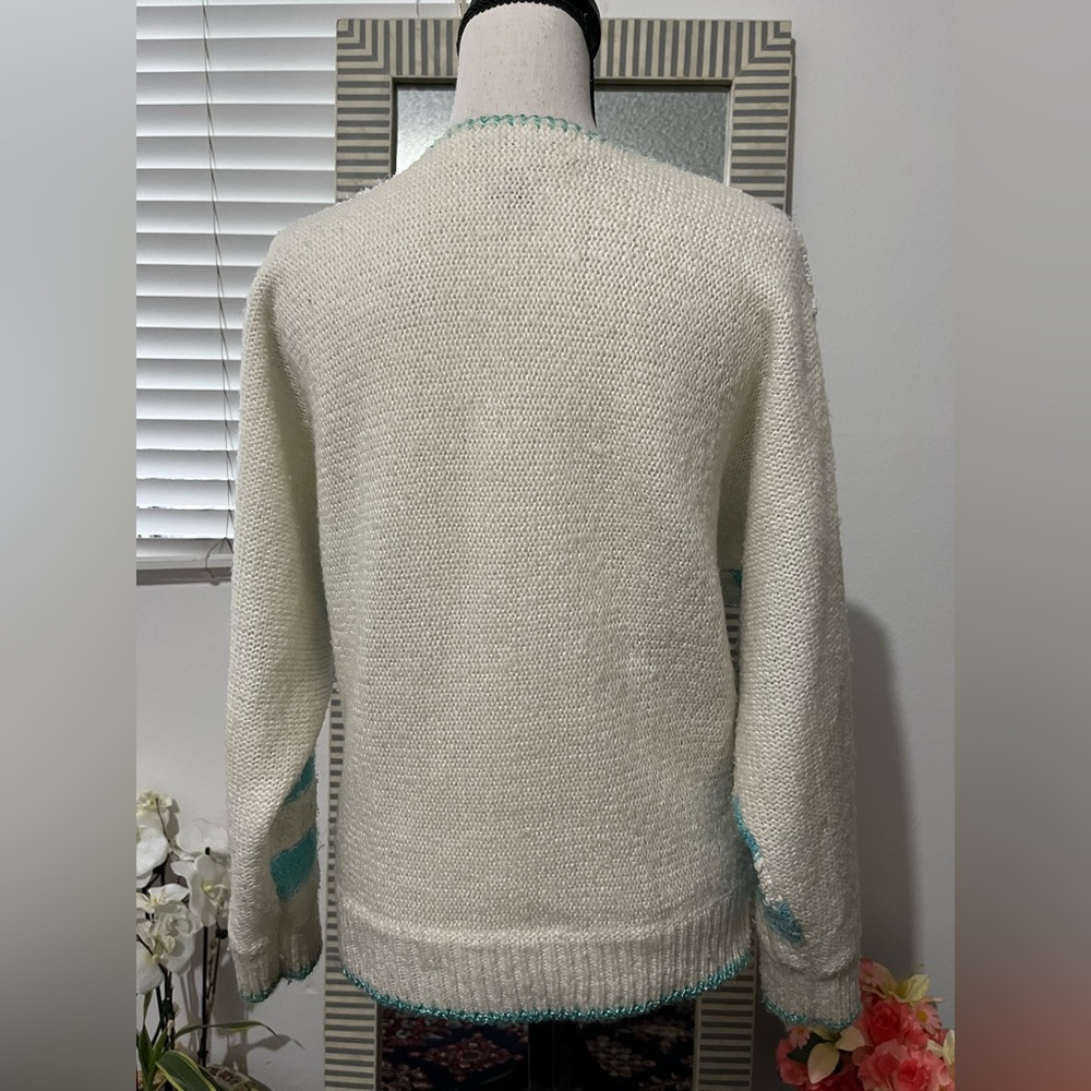 Beautiful Long sleeve sweater - Picture 2 of 4
